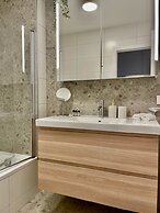 One Lux Stay near Fashion District