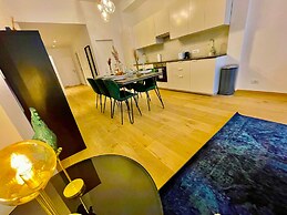 One Lux Stay near Fashion District