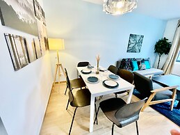 One Lux Stay near Fashion District