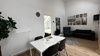 One Lux Stay near Fashion District