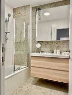 One Lux Stay near Fashion District