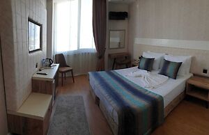 Grand Boss Suit Hotel