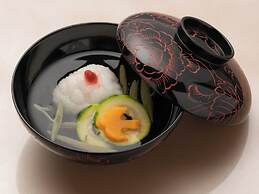 Isoarukinoyuyado Ushiogumo