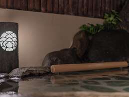 Isoarukinoyuyado Ushiogumo