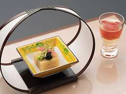 Isoarukinoyuyado Ushiogumo