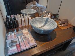 Isoarukinoyuyado Ushiogumo