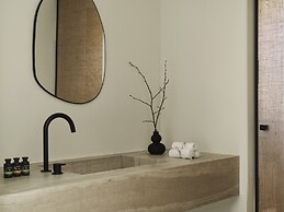 Ezio Bo Luxury Living