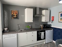 Squirrel Away Apartment Crieff