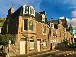 Squirrel Away Apartment Crieff