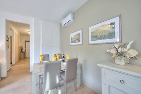 Elena Apart-balcony & Parking Private