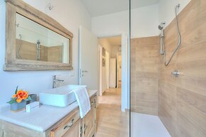 Elena Apart-balcony & Parking Private