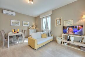 Elena Apart-balcony & Parking Private