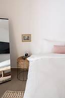 Cozy 2BDR with Parking