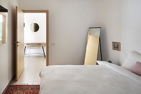 Cozy 2BDR with Parking