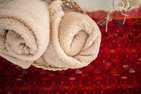 Cozy 2BDR with Parking