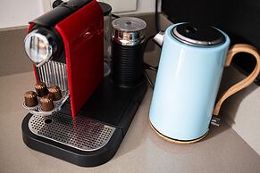 Cozy 2BDR with Parking