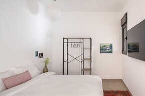 Cozy 2BDR with Parking