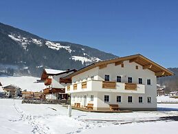 Apartment in Aschau im Zillertal