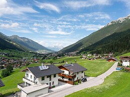 The Stubai Lodge - Modern Living With Garden & Mountain View