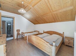 Quaint Alpine hut in the Stubaital With Sauna