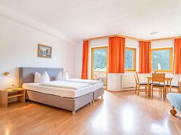 Quiet Apartment With ski Storage