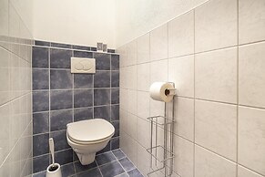 Quiet Apartment With ski Storage