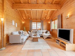 Charming Holiday Home in Maurach am Achensee