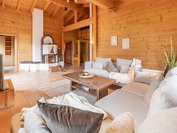 Charming Holiday Home in Maurach am Achensee