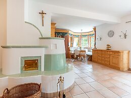 Charming Holiday Home in Maurach am Achensee