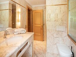 Charming Holiday Home in Maurach am Achensee