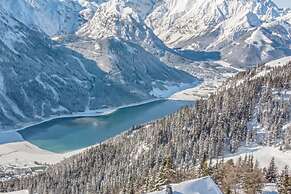 Charming Holiday Home in Maurach am Achensee