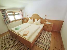 Pretty Holiday Home in Mayerhofen