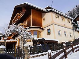 Group Holiday Home in Hippach With Dreamy Views