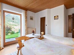 Apartment in Tyrol 100 m to the Mountain Railway