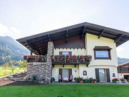 Apartment in Tyrol 100 m to the Mountain Railway