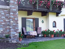 Apartment in Tyrol 100 m to the Mountain Railway