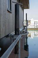 HOUSEBOAT ELEUTHERA