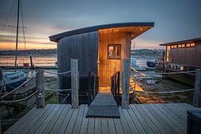 HOUSEBOAT ELEUTHERA