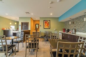 Moulton Inn &  Suites By OYO Near Shiner TX