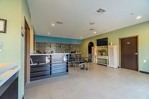 Moulton Inn &  Suites By OYO Near Shiner TX