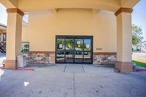 Moulton Inn &  Suites By OYO Near Shiner TX