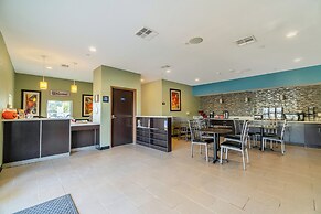 Moulton Inn &  Suites By OYO Near Shiner TX