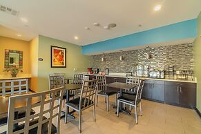 Moulton Inn &  Suites By OYO Near Shiner TX