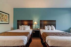 Moulton Inn &  Suites By OYO Near Shiner TX