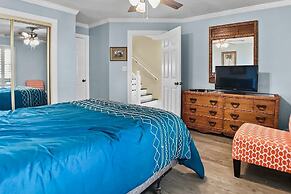 Cajun Respite 3 Bedroom Condo by RedAwning