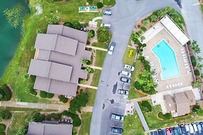 Cajun Respite 3 Bedroom Condo by RedAwning