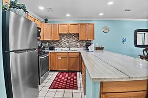 Cajun Respite 3 Bedroom Condo by RedAwning