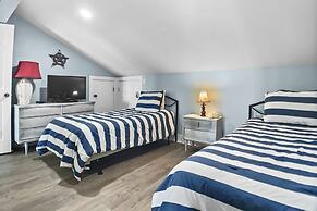 Cajun Respite 3 Bedroom Condo by RedAwning