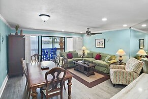 Cajun Respite 3 Bedroom Condo by RedAwning
