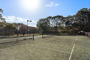 Cajun Respite 3 Bedroom Condo by RedAwning